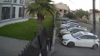 Sürgülü kapı çocuğun üzerine devrildi