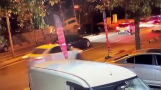 Sancaktepe'de otomobil ile hafif ticari araç çarpıştı: 6 yaralı