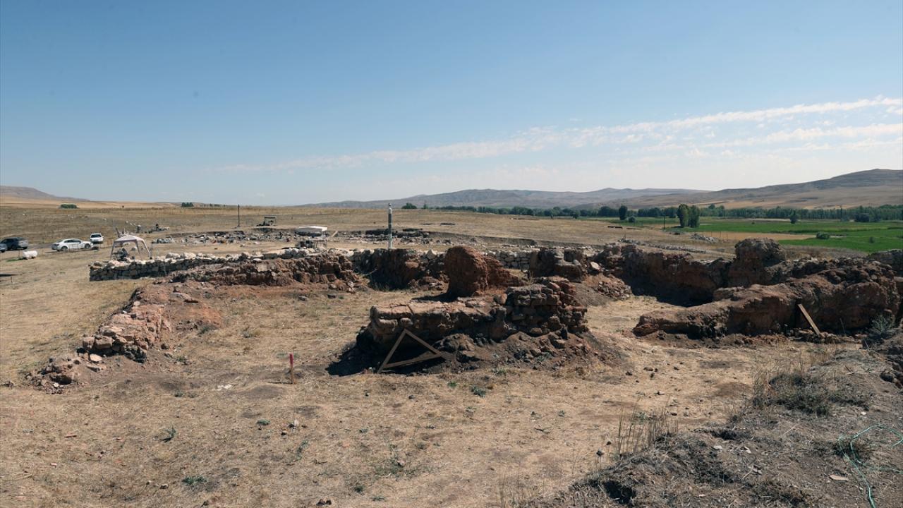 "Büyüklüğü itibarıyla el izinin erkeğe ait olduğunu tahmin ediyoruz"