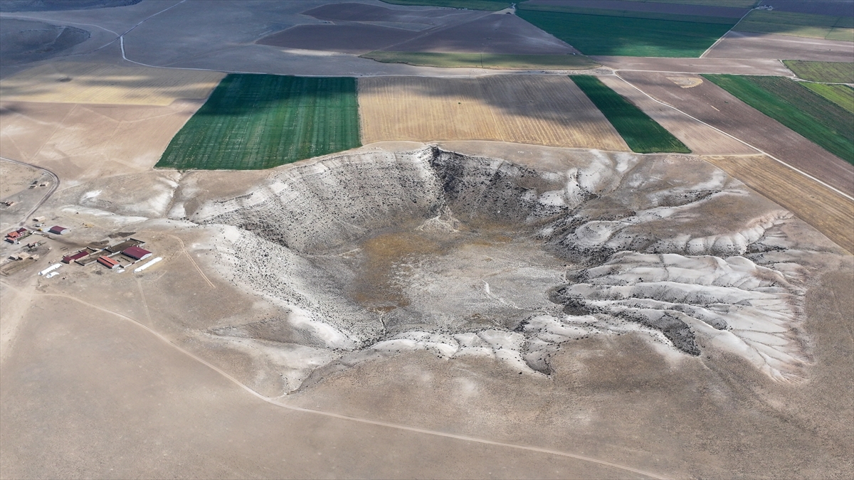 "Yer altı su seviyesi düştükçe yer altındaki boşlukların boyutları da büyüyor"