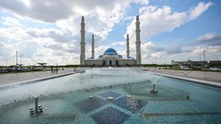 Orta Asya'nın en büyük camisi: Büyük Nur Sultan Camisi