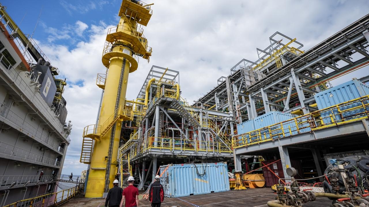 "3 futbol sahası büyüklüğünde"