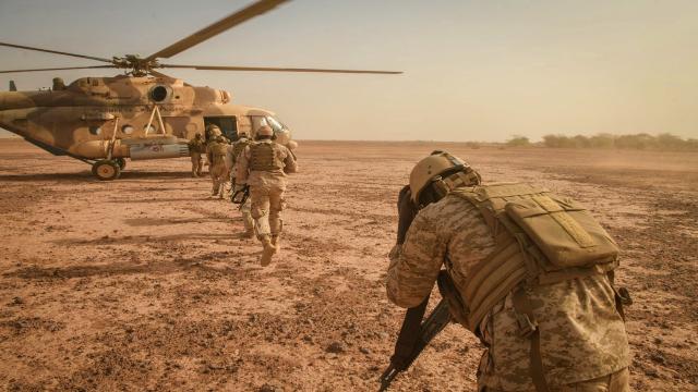 Eski CENTCOM Komutanı McKenzie, ABD'nin İran'da kara harekatı planlarını yıllardır değerlendirdiğini açıkladı