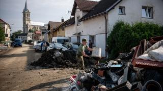 Çekya'da yaşanan sel felaketi sonrası temizlik çalışmaları sürüyor