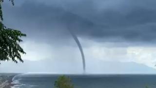 Hatay'da sağanak sonrası hortum oluştu