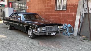 Klasik otomobiline gözü gibi bakıyor