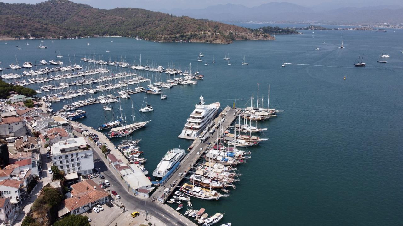 Bakan Kurum: Tekne ve yatların koylarımızda kontrollü konaklamalarını sağlayacağız