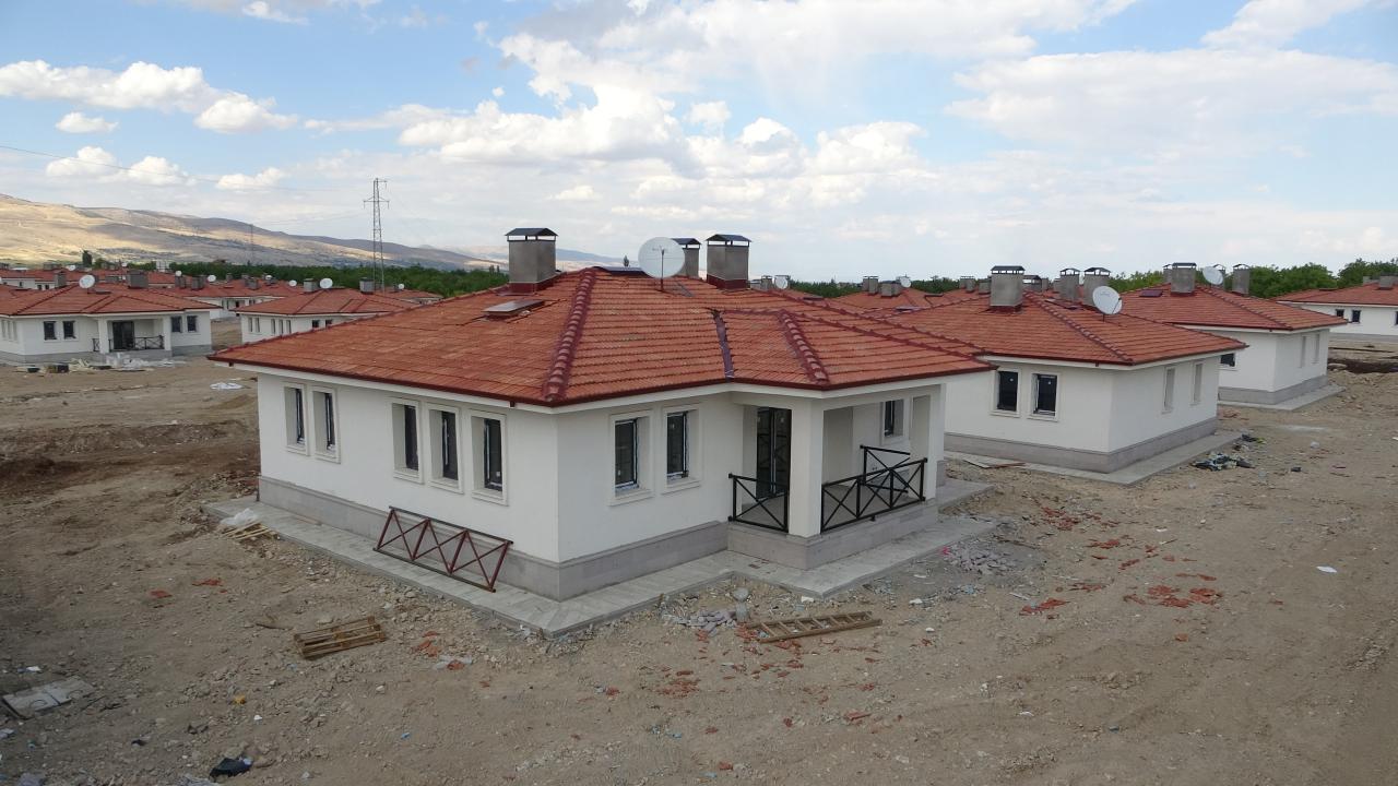 "Malatyamızda bugüne kadar 10 binin üzerinde kalıcı konutun teslimi yapıldı”