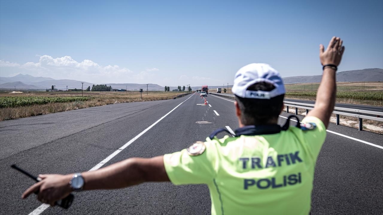 Yakalama kararı olan sürücüyü gören sistem alarm veriyor