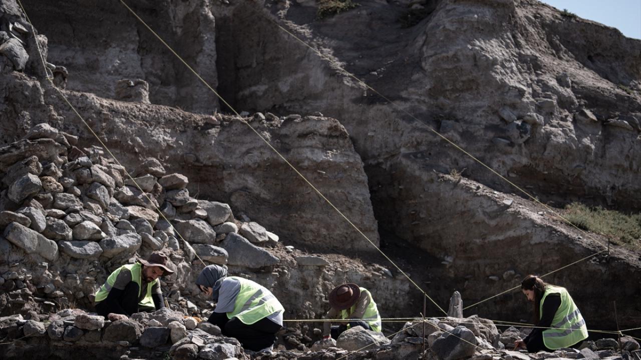 "Çamur bloklarla duvarları oluşturulmuş atölyeler açığa çıkardık"