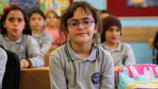 Cumhurbaşkanı Erdoğan'ın desteğiyle sağlığına kavuşan Ada okula başladı