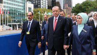 Cumhurbaşkanı Erdoğan BM binasına yürüyerek geçti