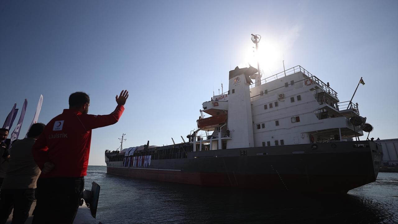 Somali`ye 60 bin tonun üzerinde yardım malzemesi gönderildi