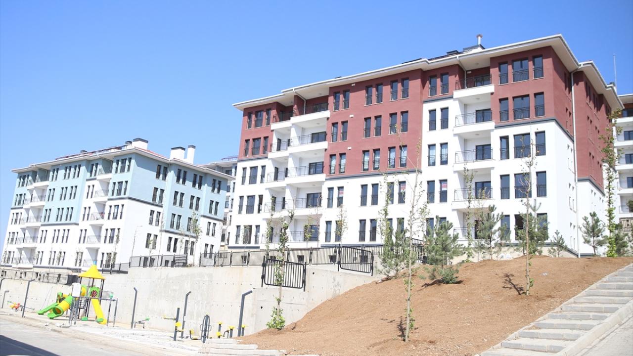 "Son hak sahibi konutuna geçene kadar sahadayız"