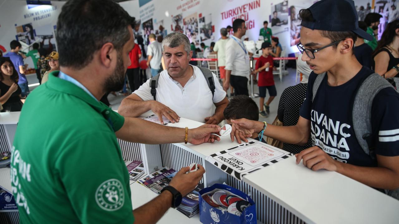 "Rozet her zaman yakamızda olacak"