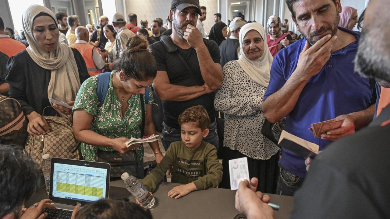 "Türkiye, Lübnan`a en çok yardım gönderen ülkelerden"