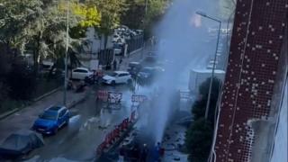 Kağıthane'de İSKİ'nin çalışması sırasında su borusu patladı