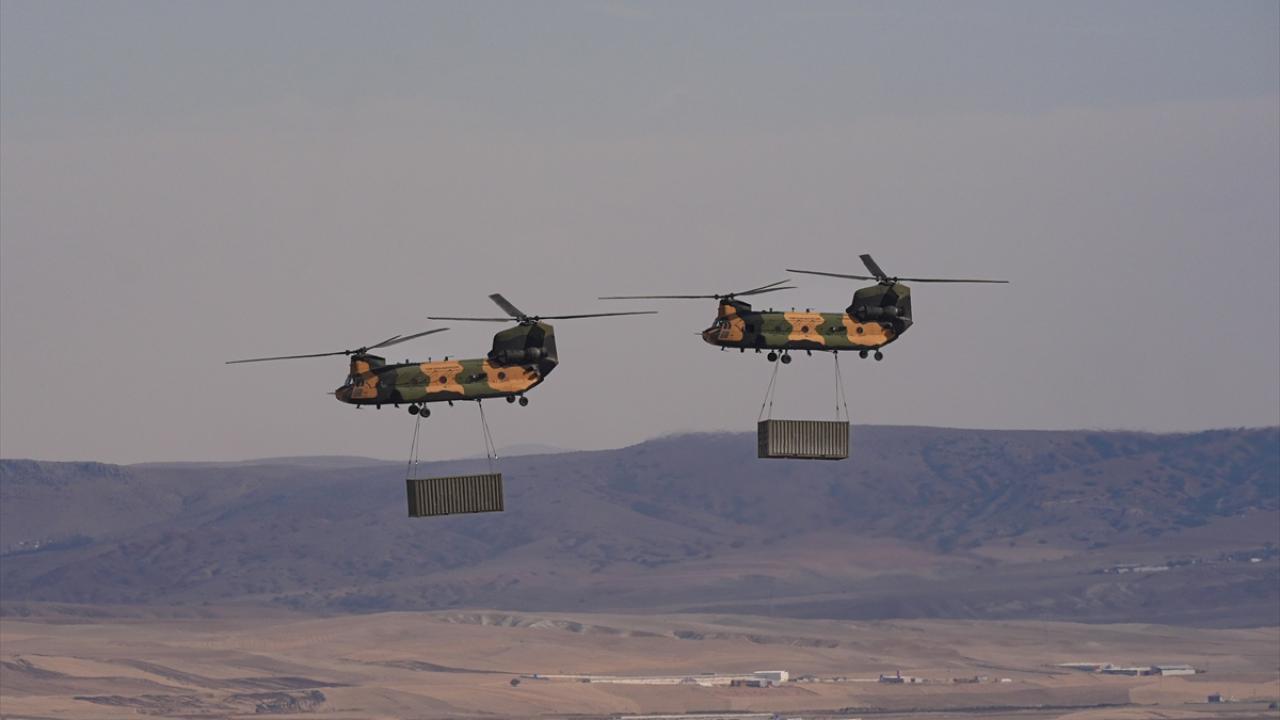 Uçan kale "Chinook" faaliyet alanında