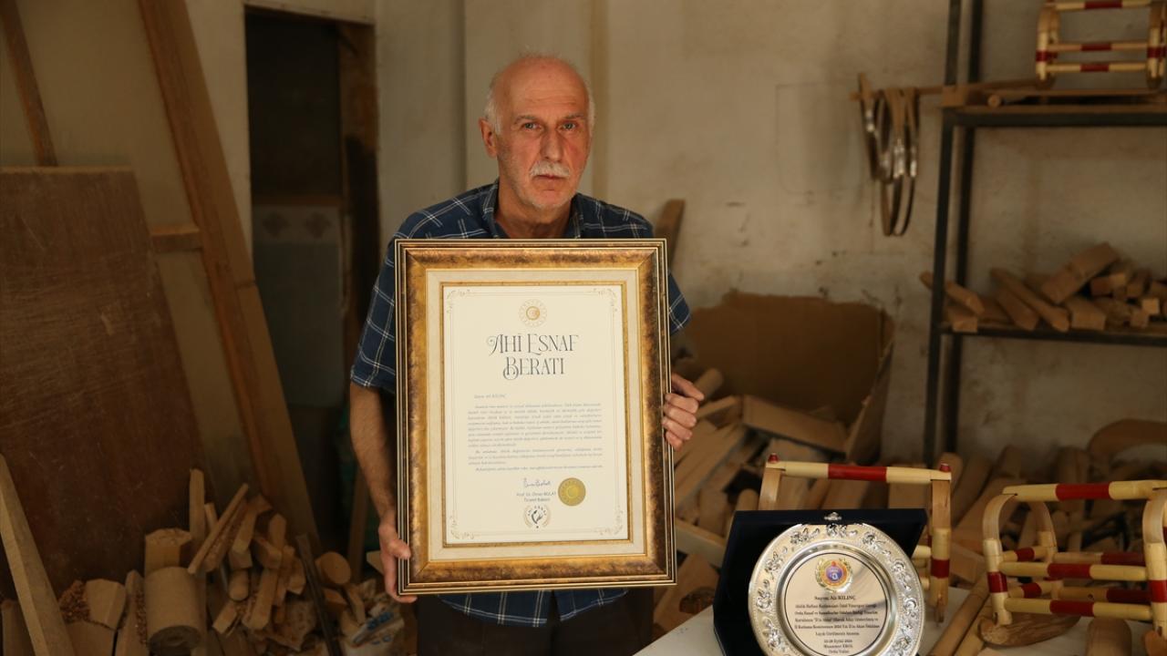 "Her şeye rağmen işimizi sürdürüyoruz ve ekmek paramızı çıkartıyoruz"