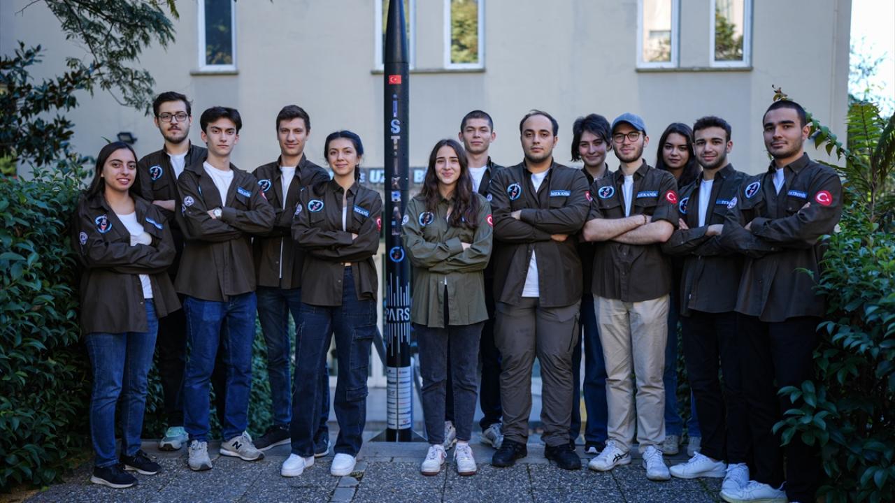 İTÜ'nün "İstikbal" isimli hibrit motorlu roketi başarıyla fırlatıldı