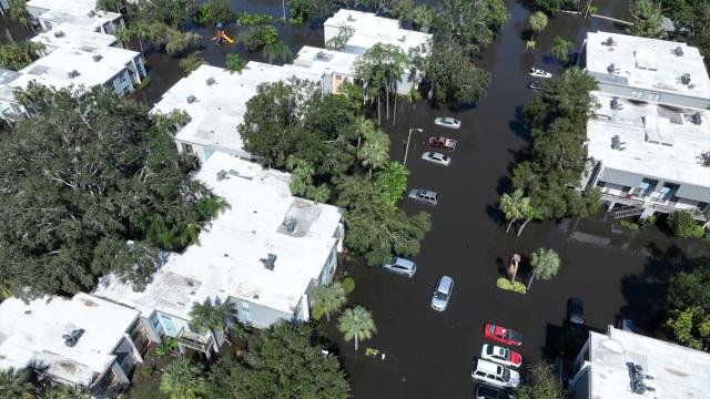 ABD'nin Florida eyaletinde Milton Kasırgası 3 kategorisiyle karaya vurdu