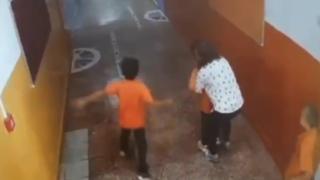 Nefes borusuna madeni para kaçan çocuğu öğretmeni kurtardı