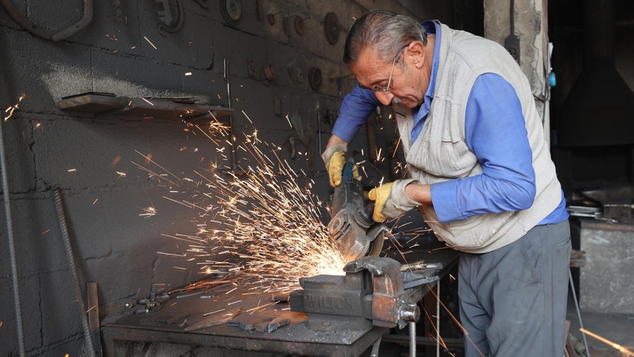 Aile mesleğini sürdürüyorlar