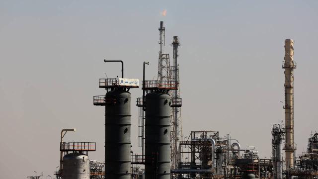Brent petrolün varili 76,68 dolardan işlem görüyor haber görseli
