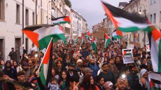 İtalya'da İsrail milli futbol takımının maçı öncesi Filistin'e destek yürüyüşü