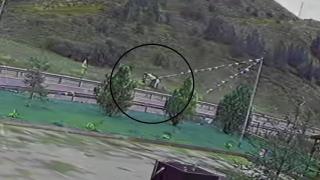 Virajı alamayan otomobil takla attı