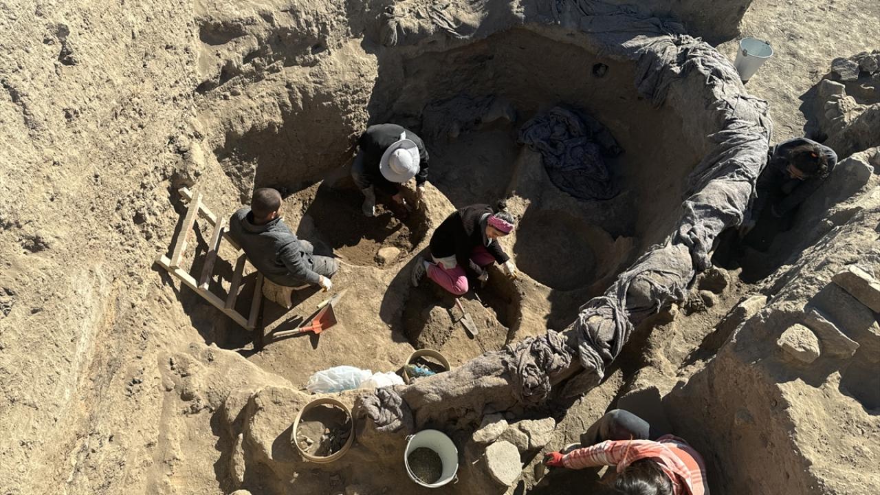 "Bu küplerin içerisinden kumlaşmış topraklar çıkıyor"