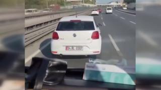 Çalan sireni umursamadı, ambulansa yol vermeyen sürücü kameraya da yansıdı