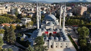 Cumhurbaşkanı Erdoğan'ın açtığı Namazgah Camisi, Arnavutluk Müslümanlarının yüzyıllık hayalini gerçekleştirdi