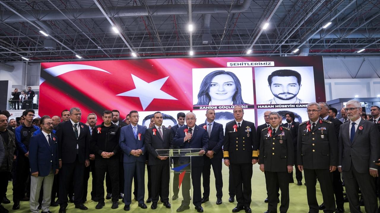 TUSAŞ`a yapılan terör saldırısında şehit olanlar için SAHA EXPO`da anma töreni düzenlendi