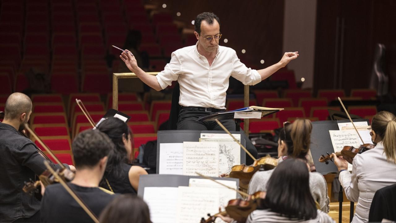 "Hepimiz için maneviyatı çok yüksek konserler oluyor"