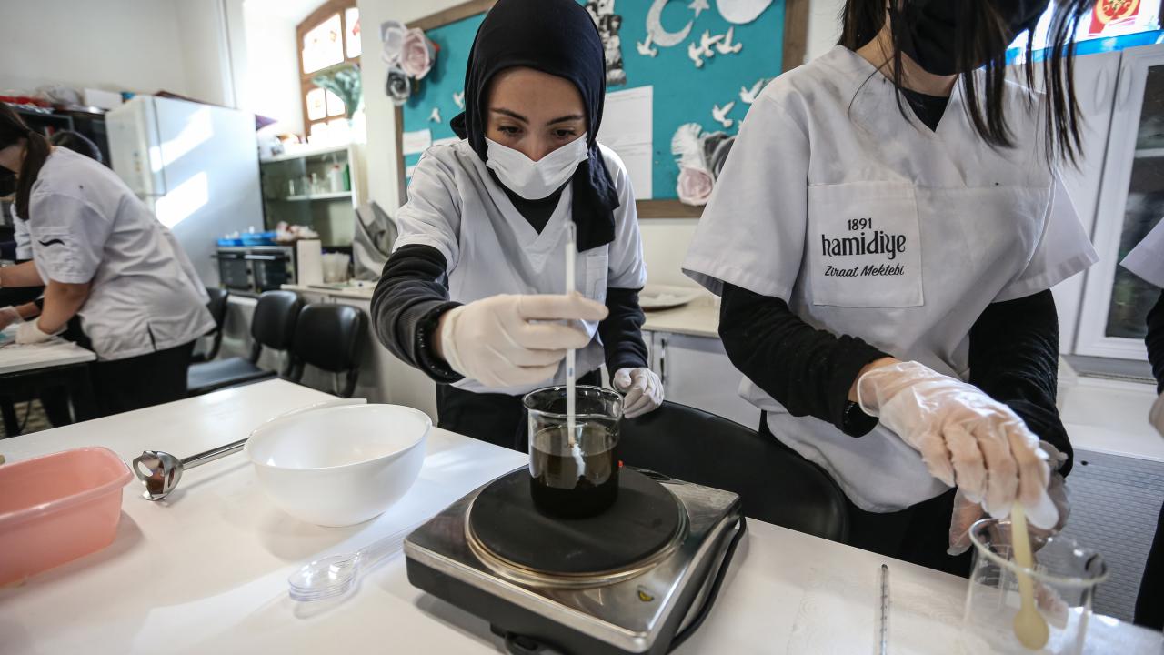 "Doğal zeytinyağı sabunu yapıyoruz"