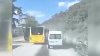 Hatalı sollama yapan İETT otobüsü, vatandaşların canını tehlikeye attı