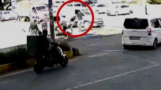 Trafikte tartıştığı motosikletliyi ezmeye çalıştı; o anlar kamerada