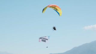 THK paramotor ekibi TUSAŞ'a destek için uçtu