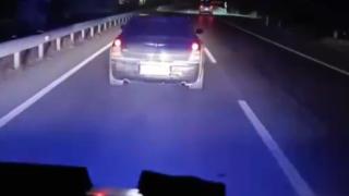 Yenidoğan bebeğin bulunduğu ambulansa yol vermedi