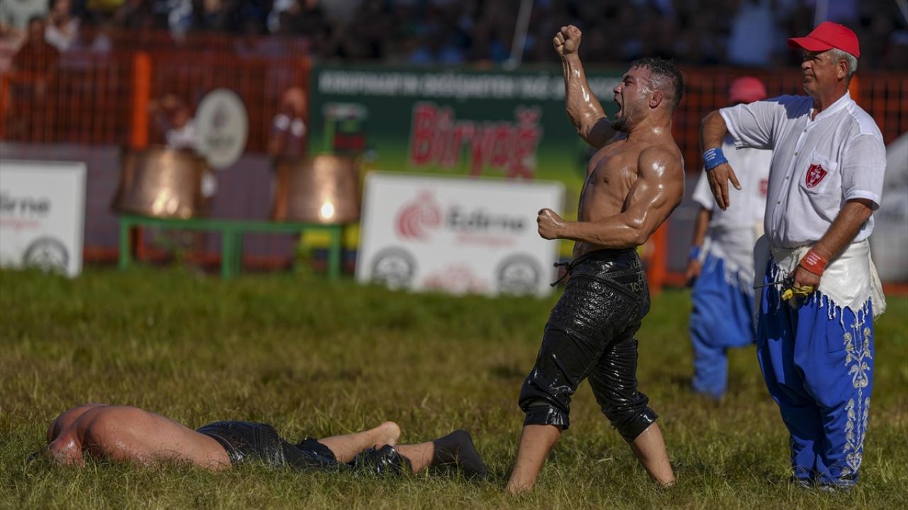 "Kurt bakışlı pehlivan" lakabını seviyor