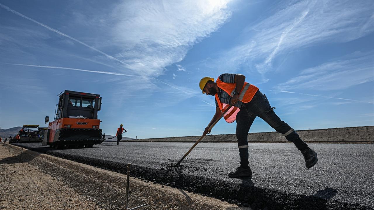 "Ailemle bir yoldan geçerken `Hanım bu yolu da ben yaptım` diyorum"