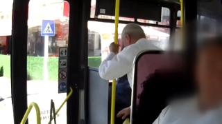 Kapısı açık halk otobüsünden düşerek yaralanan yolcu hayatını kaybetti