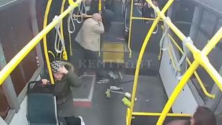 Sivas'ta halk otobüsü ile otomobil çarpıştı