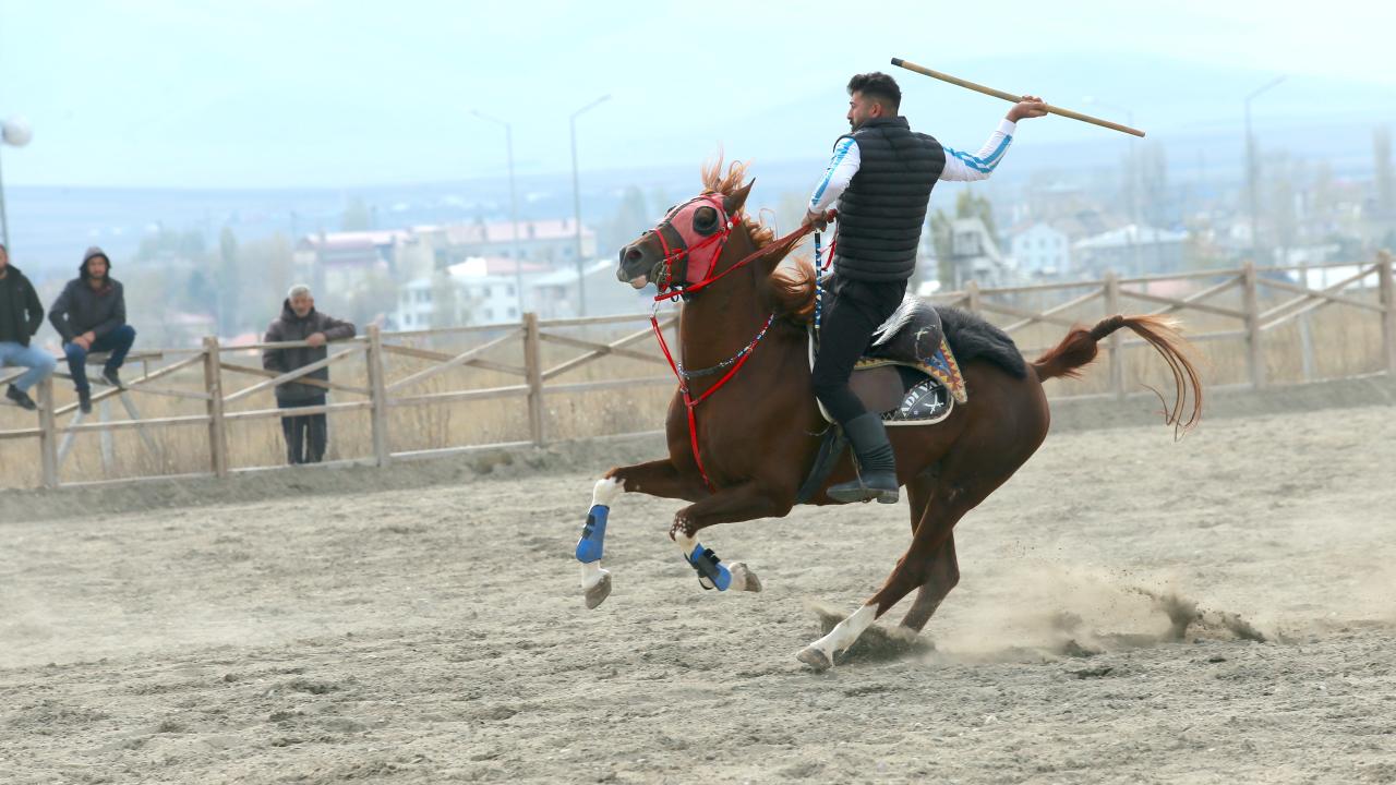 Geçen sezonu hiçbir kaza yaşamadan atlattıkları için mutlu olduklarını ifade eden Başkaya, şöyle konuştu: