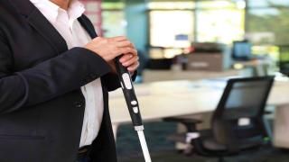 Türk mühendisler geliştirdi: Bastonu da 'akıllandırdılar'