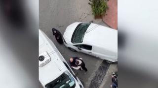 Yol vermedi diye aracın lastiklerini patlattı