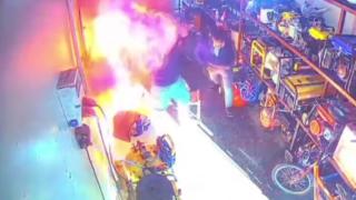 Sobaya dökülen tiner yangına neden oldu