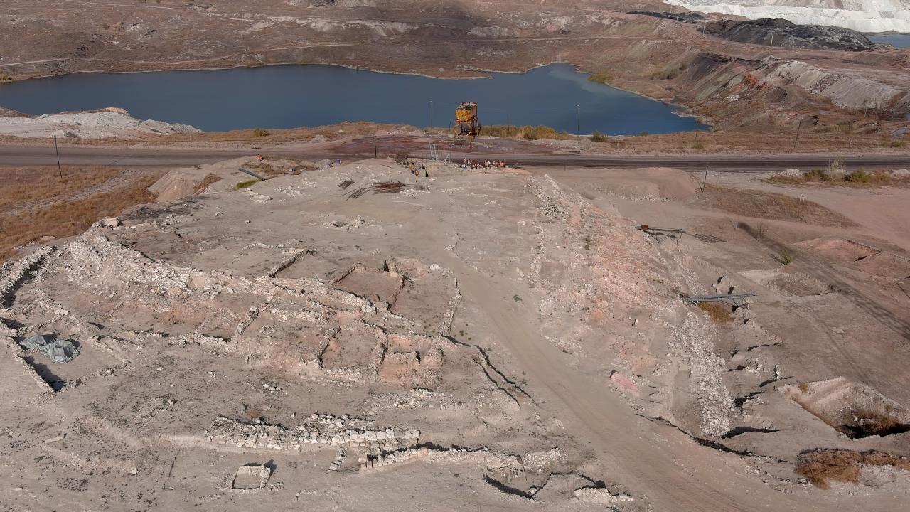 Alt tabakalarda her evin duvarı ayrı, üst tabakalarda duvarlar ortak