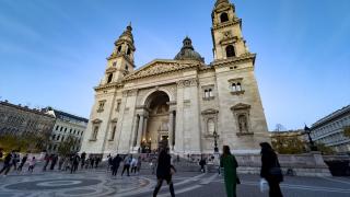 Budapeşte tarihi dokusuyla açık hava müzesi izlenimi sunuyor